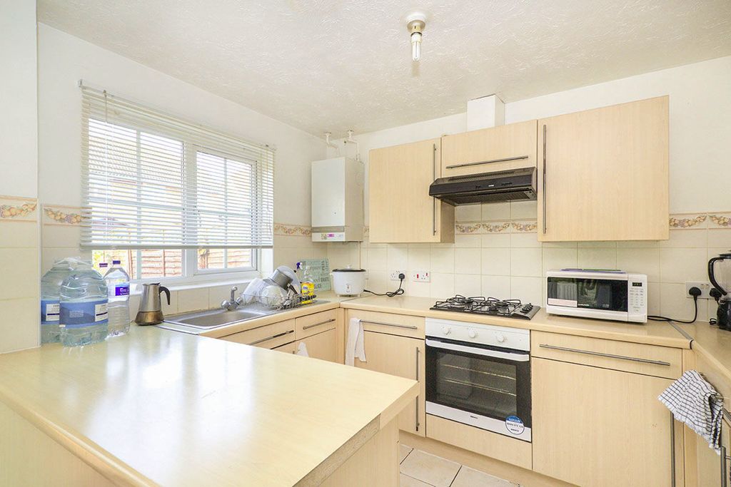 Property photo 3 of 12