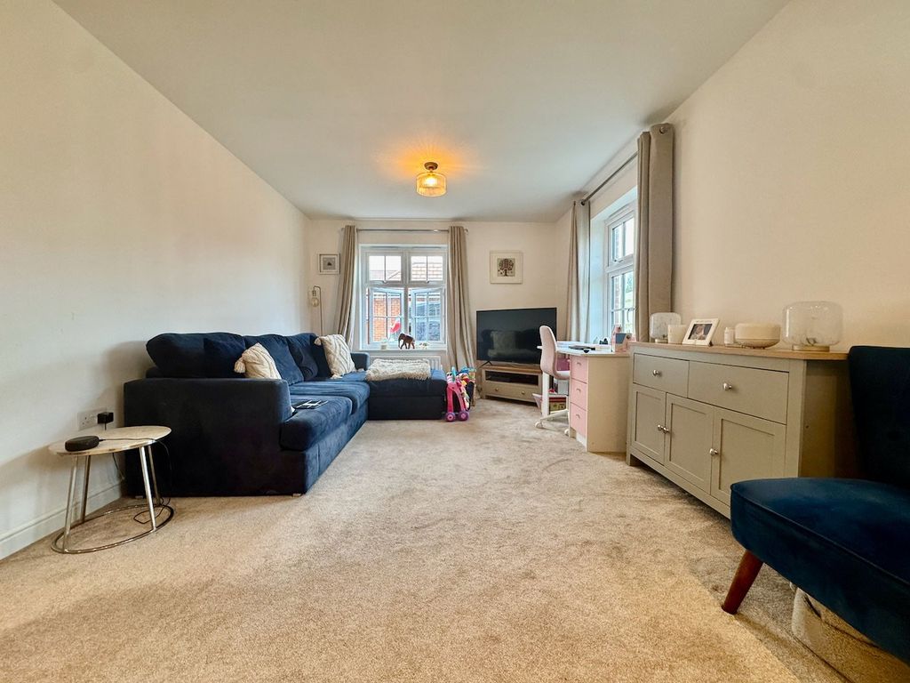Property photo 2 of 8