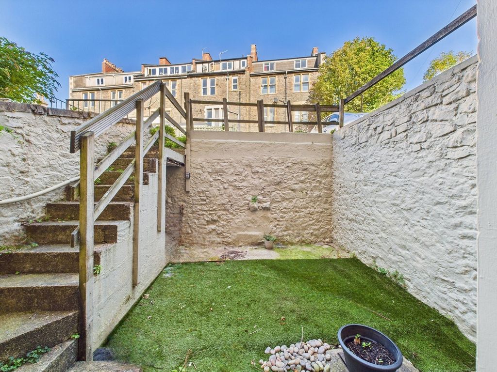 Property photo 2 of 18