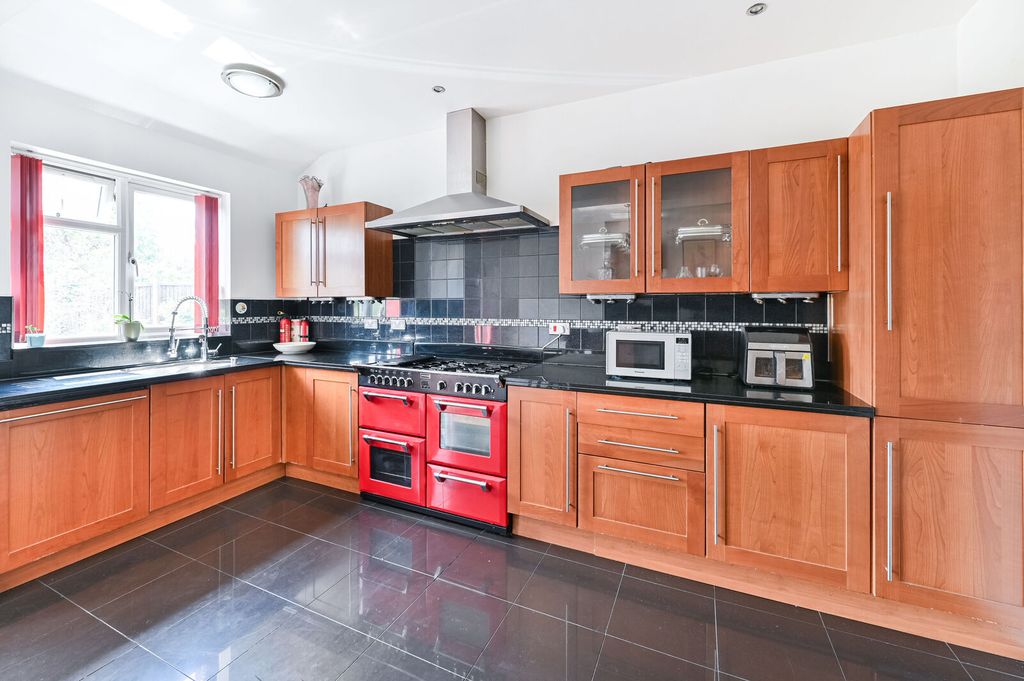 Property photo 1 of 39
