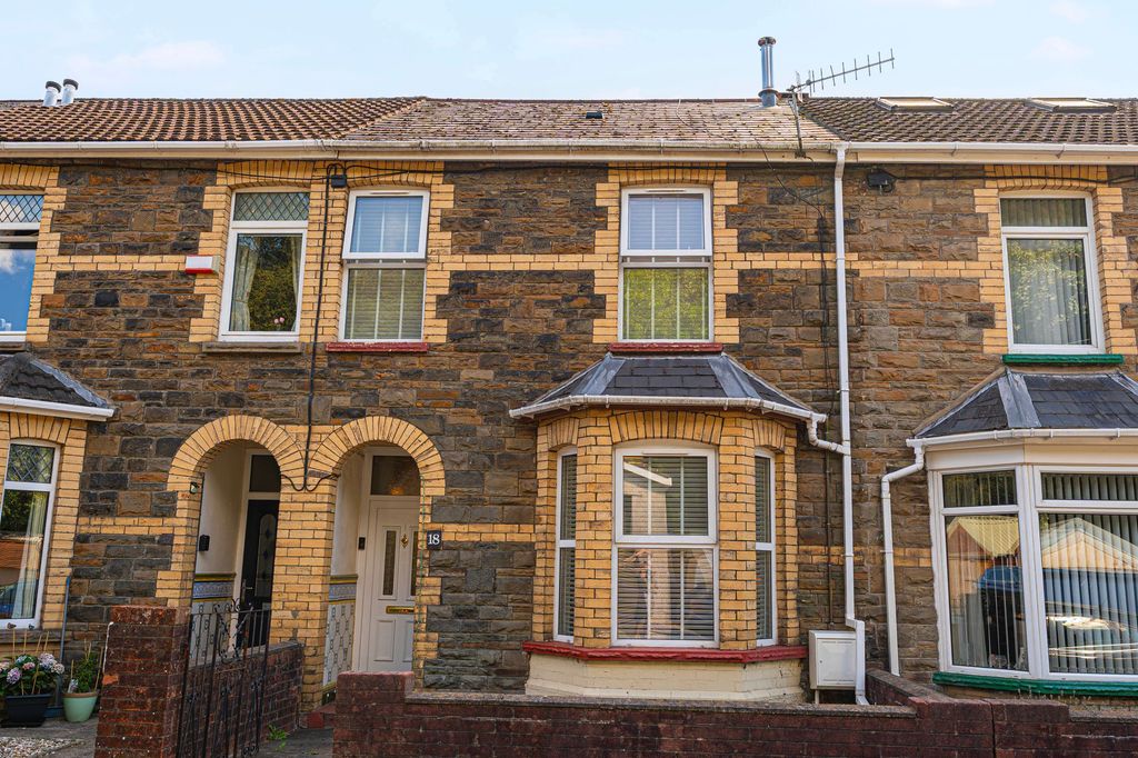 Property photo 1 of 31