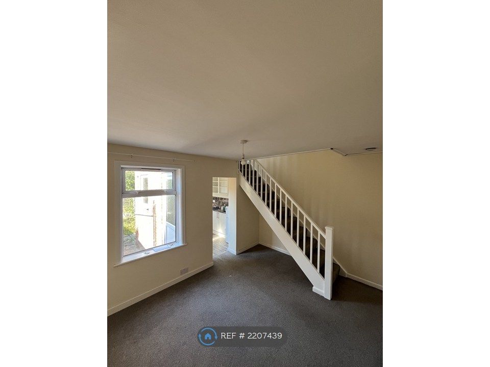 Property photo 3 of 9 Dining Room