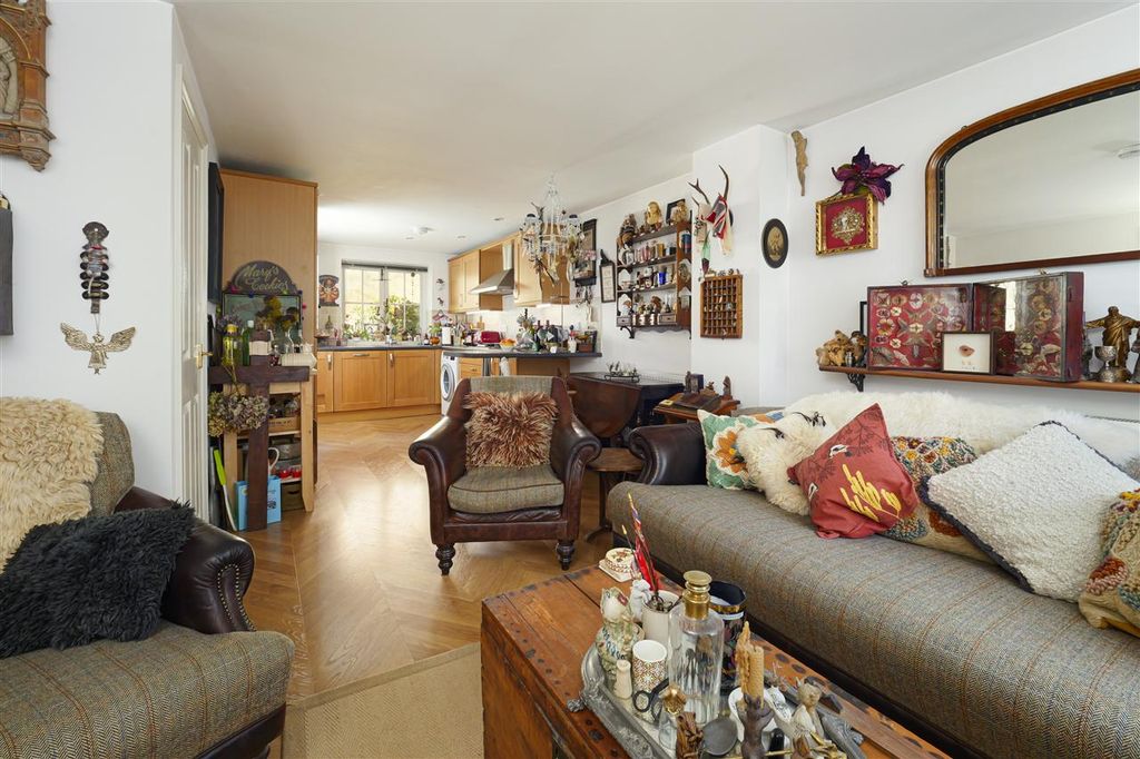 Property photo 3 of 24