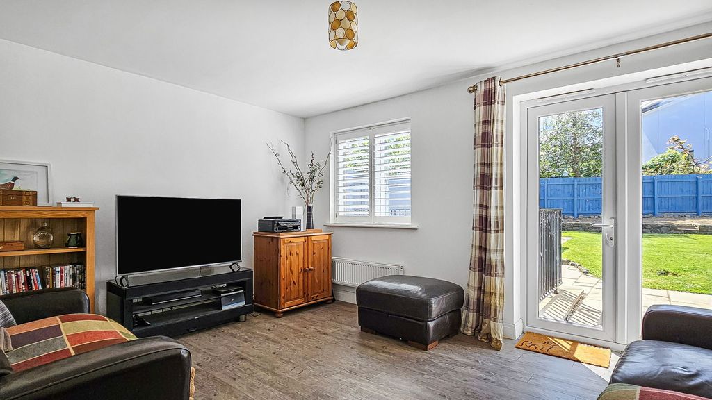 Property photo 3 of 24