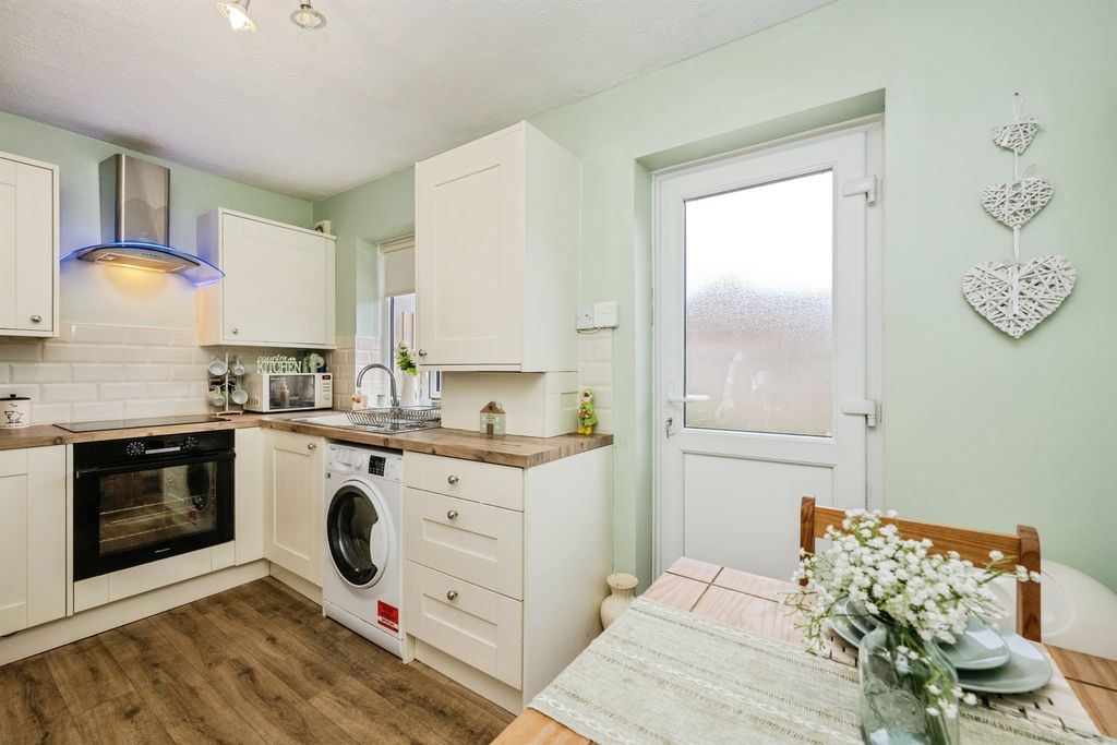 Property photo 3 of 13