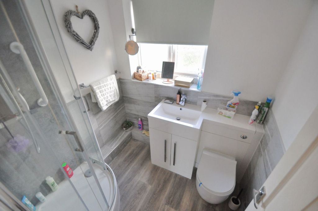 Property photo 2 of 26