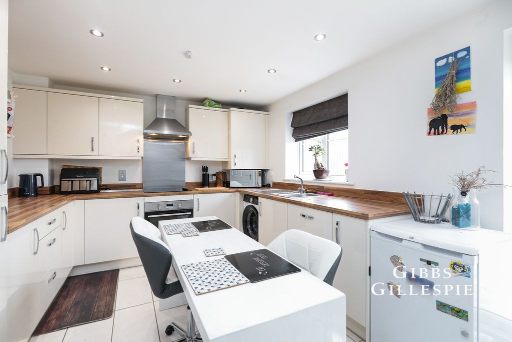 Property photo 2 of 16 Pbox-Img.Jpg