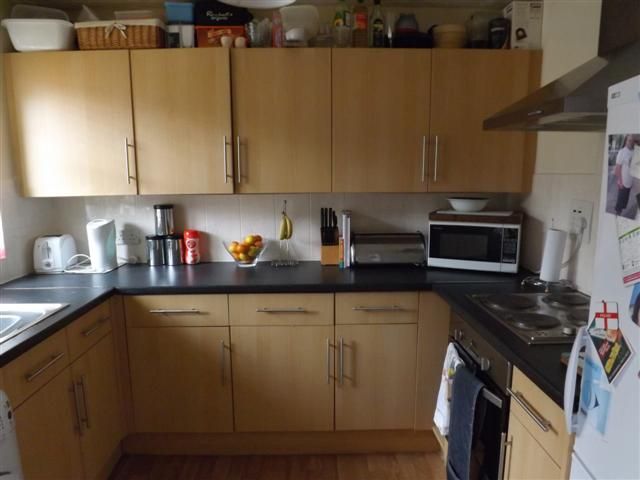 Property photo 2 of 7 Kitchen