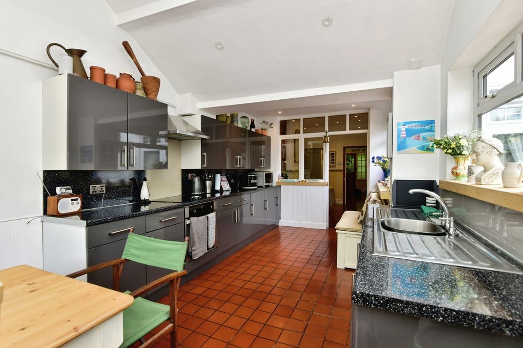 Property photo 3 of 24 Pbox-Img.Jpg