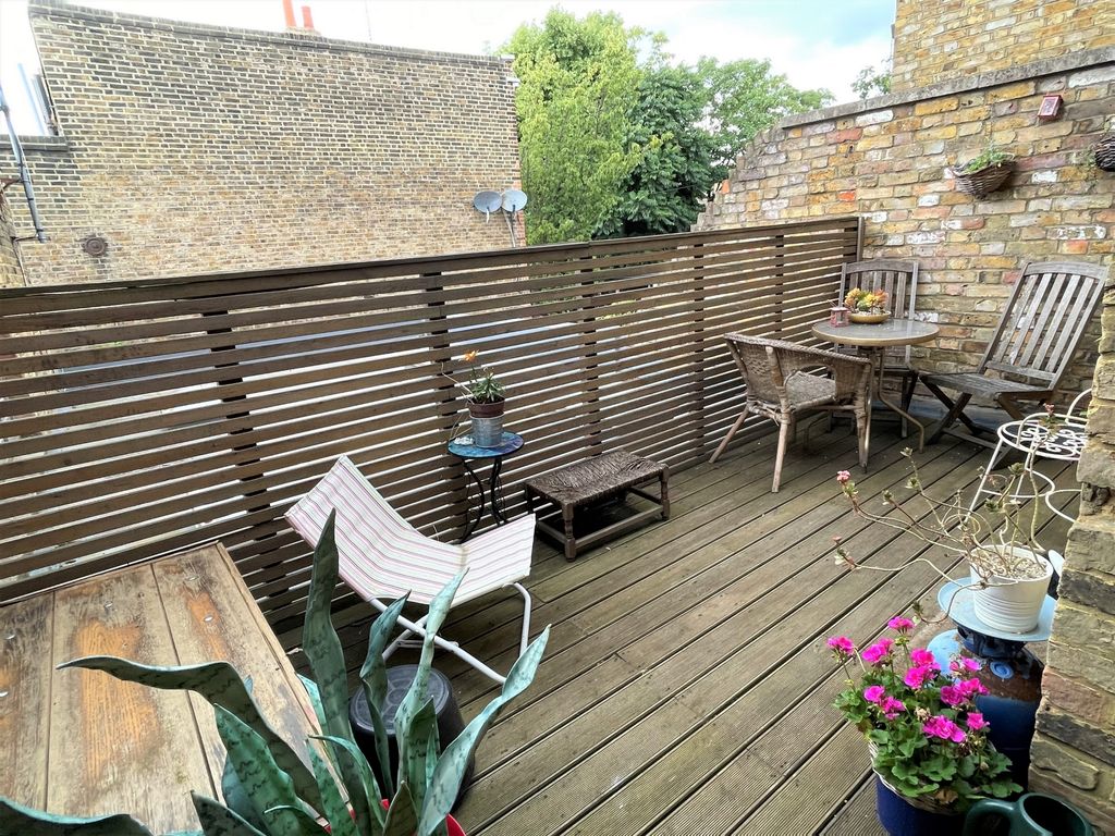 Property photo 2 of 7 Photo 7