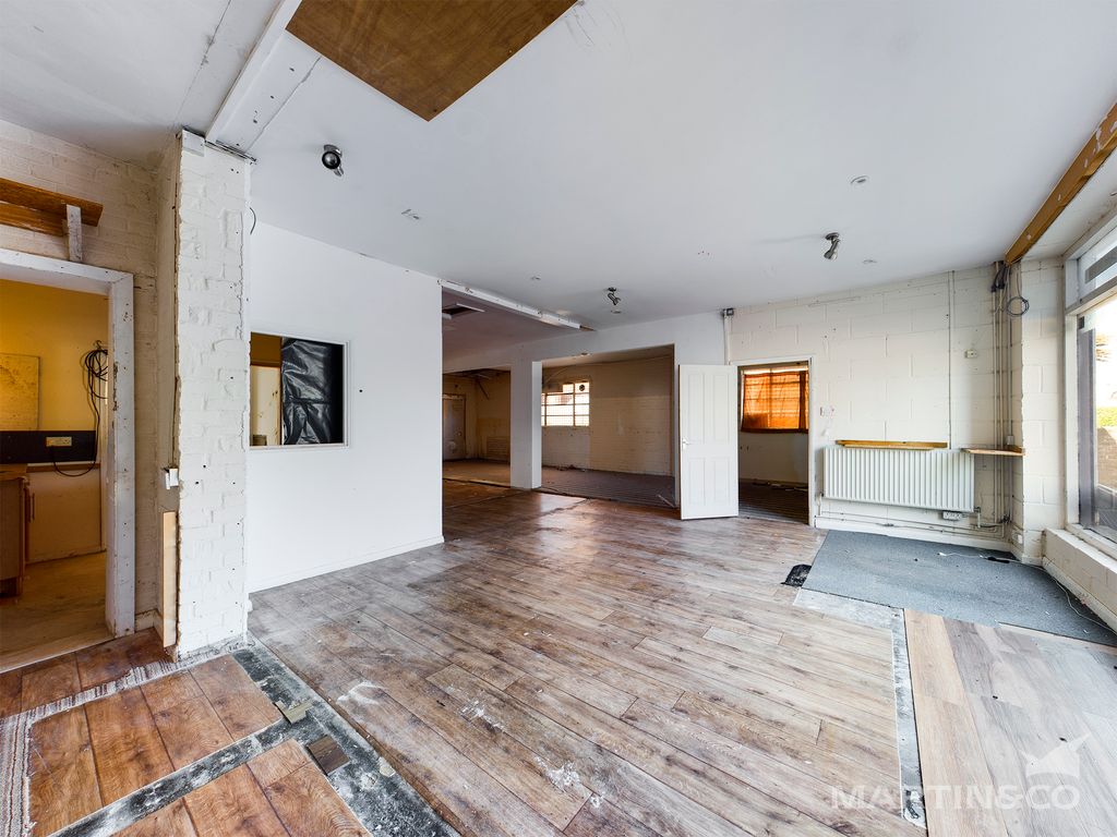Property photo 3 of 11
