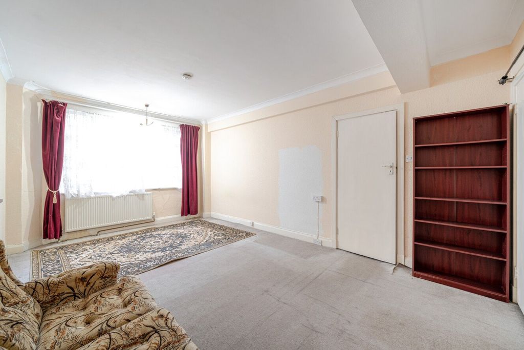 Property photo 2 of 15 Picture No. 14