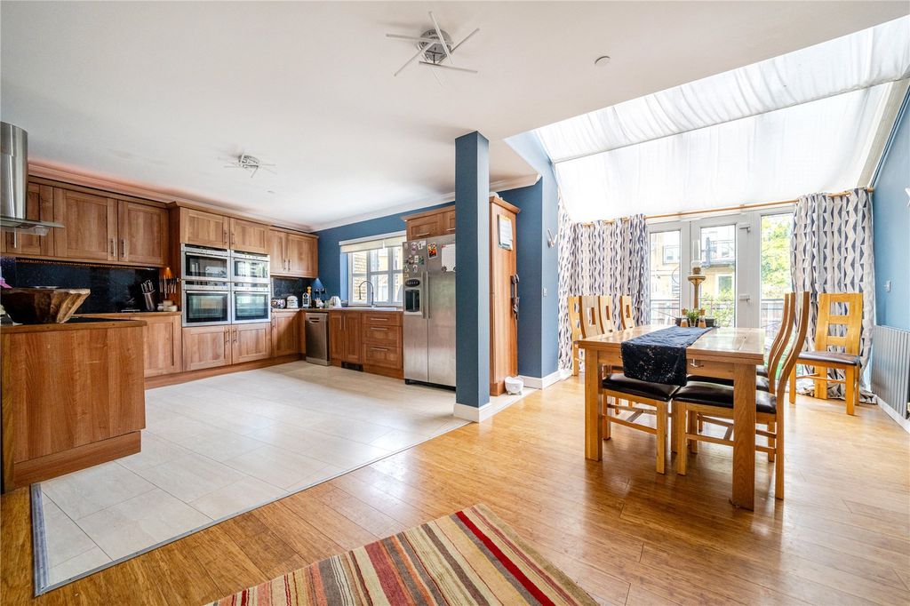 Property photo 2 of 27 Picture No. 46