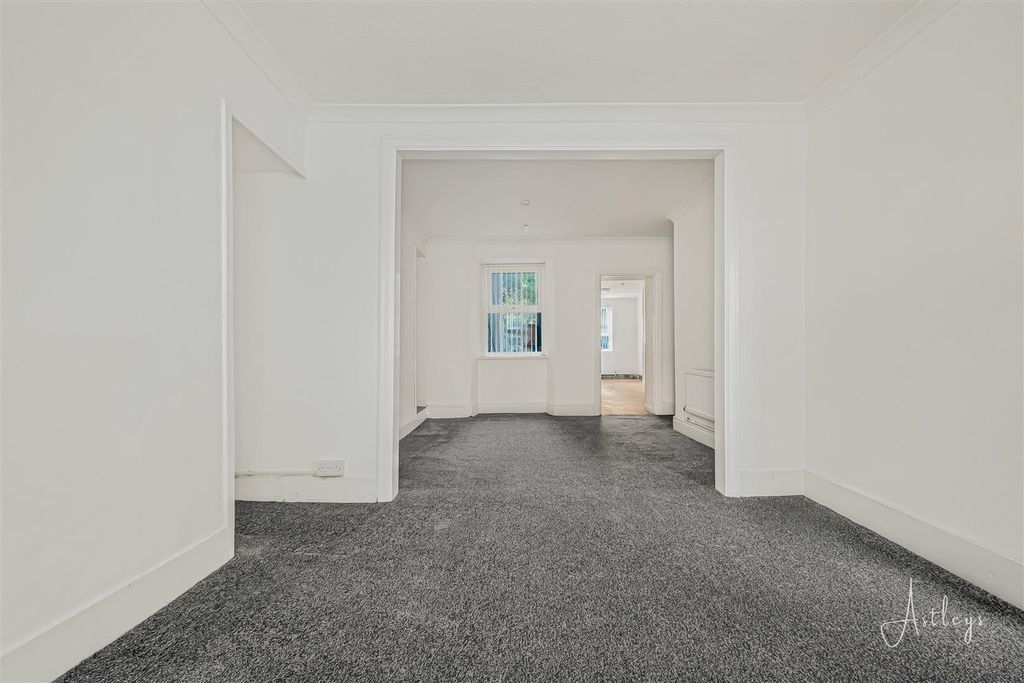 Property photo 2 of 13 Dining Room