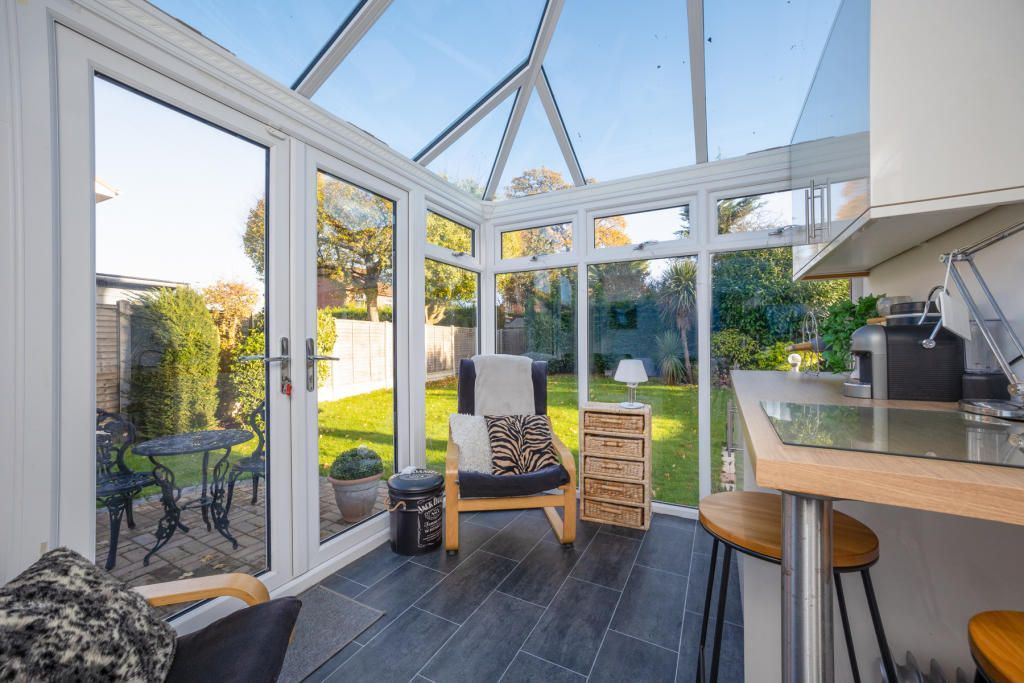 Property photo 3 of 12 Conservatory