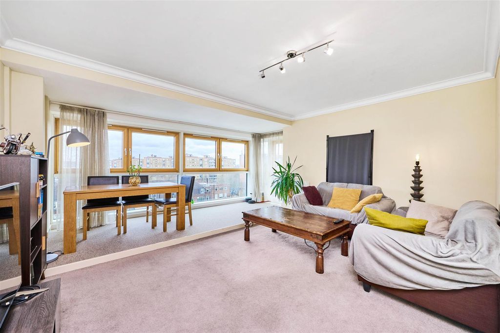 Property photo 2 of 9 Reception, Castlemaine, Eden Harper Sw11