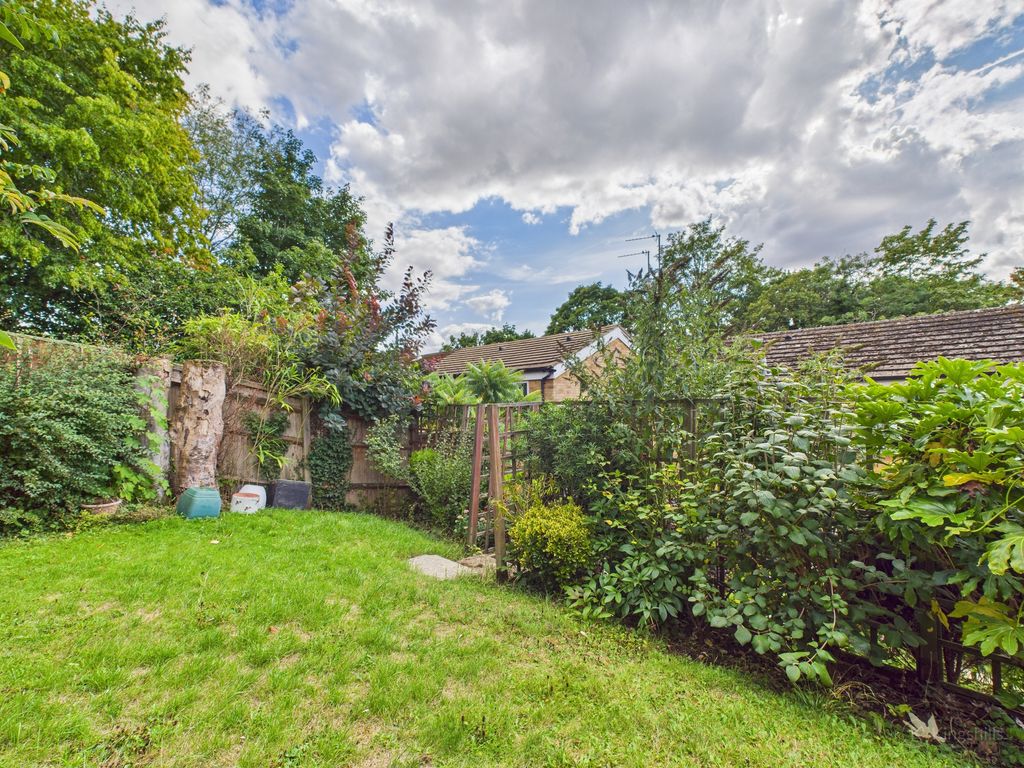 Property photo 2 of 19 Cam02136G0-Pr0463-Still012