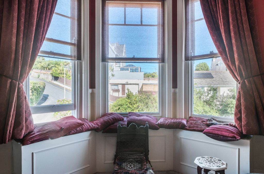 Property photo 3 of 24