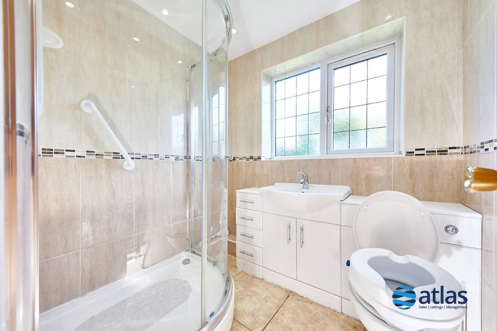 Property photo 2 of 15 Bathroom