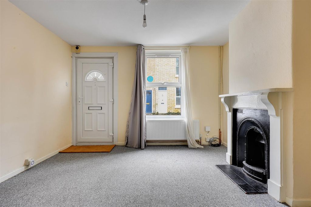 Property photo 3 of 11 Img (7).Jpg