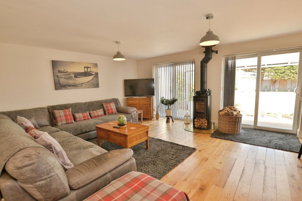 Property photo 2 of 23 Pbox-Img.Jpg