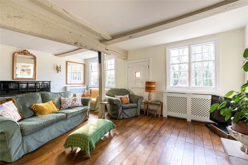 Property photo 3 of 17 Sitting Room