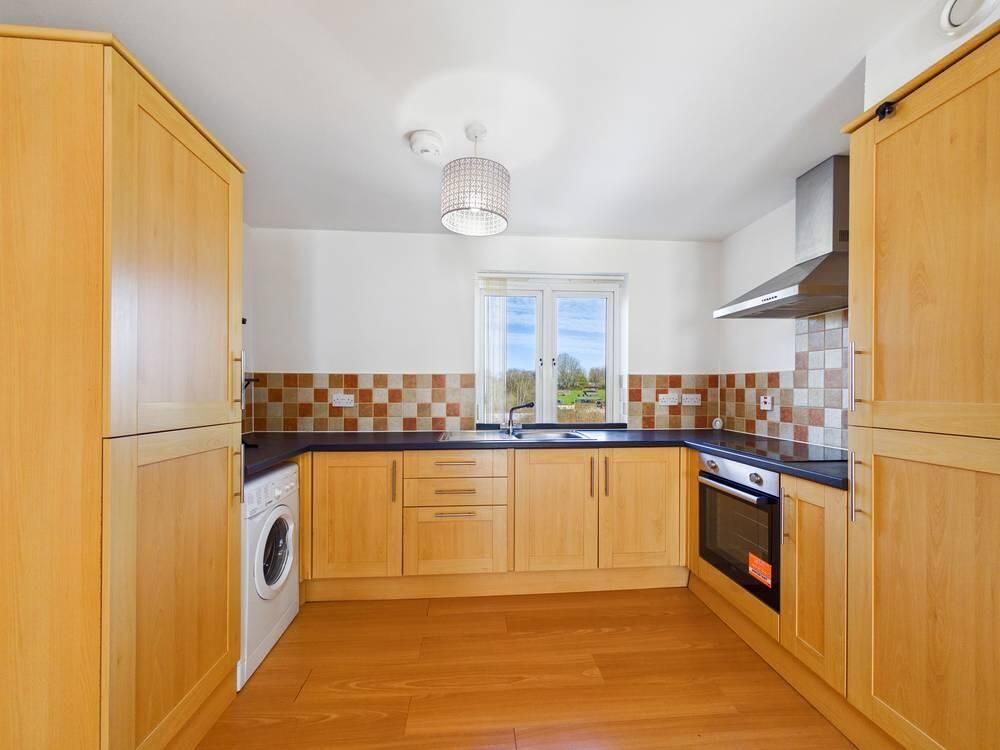 Property photo 2 of 9 Kitchen