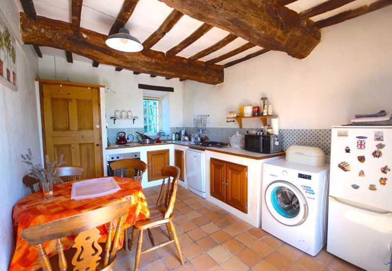 Property photo 3 of 10 Photo 2