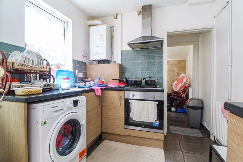 Property photo 3 of 10 Kitchen