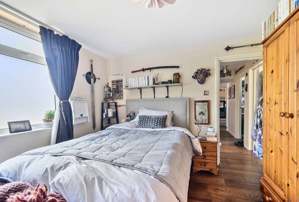 Property photo 3 of 9 1318640-8-686563E...