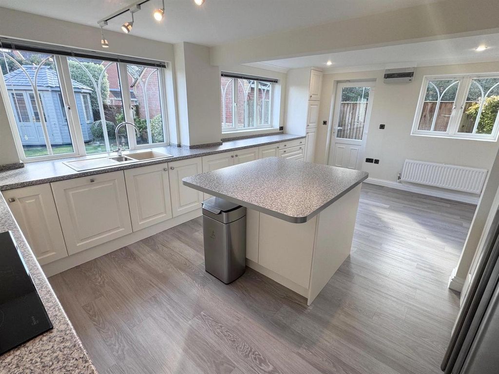 Property photo 3 of 25 Kitch - Break 1A.Jpg