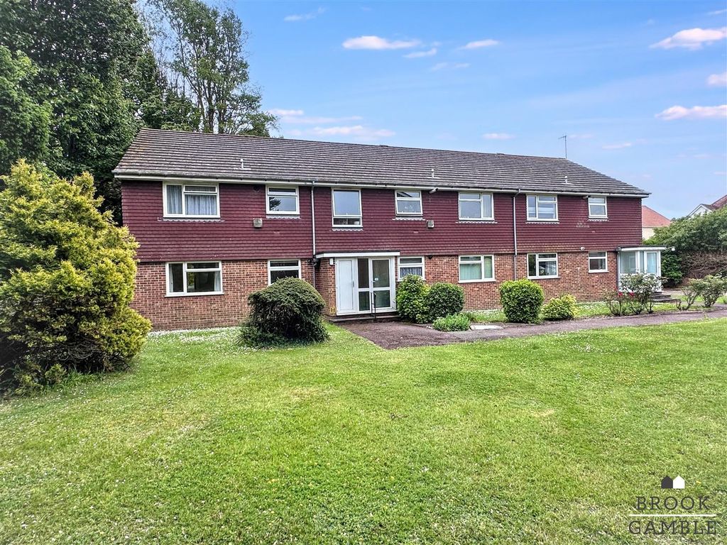 Property photo 1 of 15 01323 438506