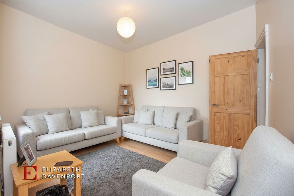 Property photo 2 of 27