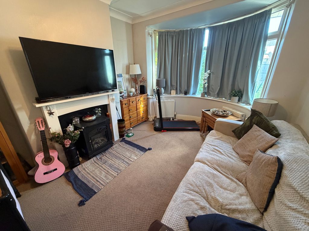 Property photo 2 of 12 Image
