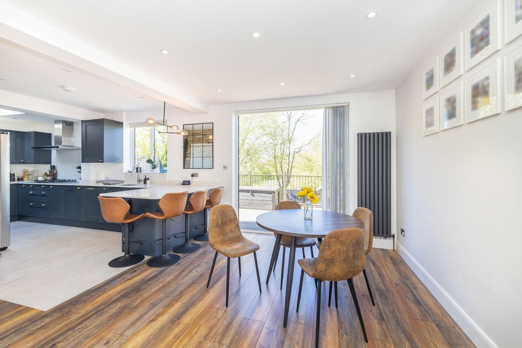 Property photo 2 of 20 Pbox-Img.Jpg