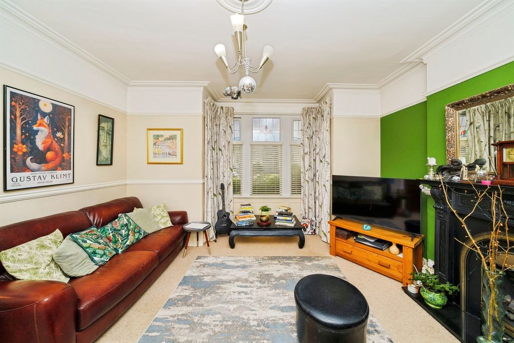 Property photo 3 of 20