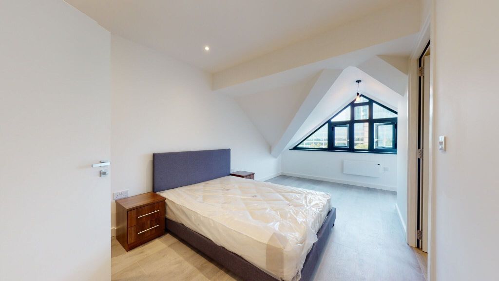 Property photo 3 of 16 Bedroom