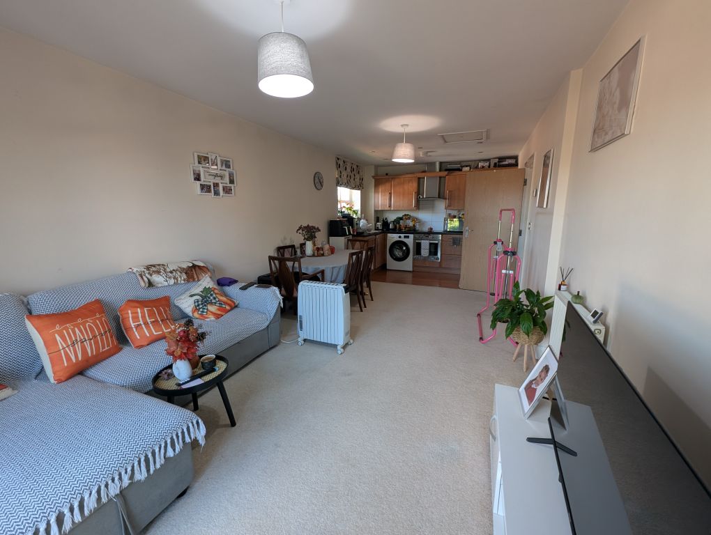 Property photo 2 of 8