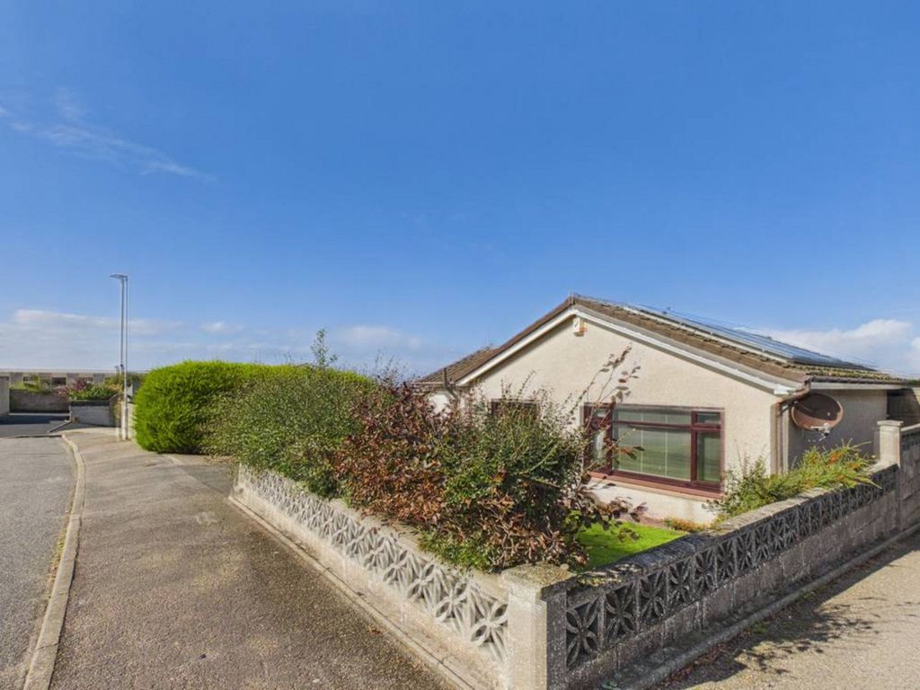Property photo 2 of 33