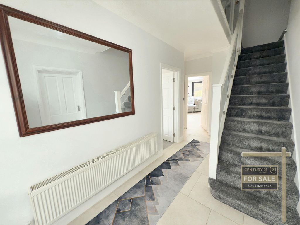 Property photo 3 of 33
