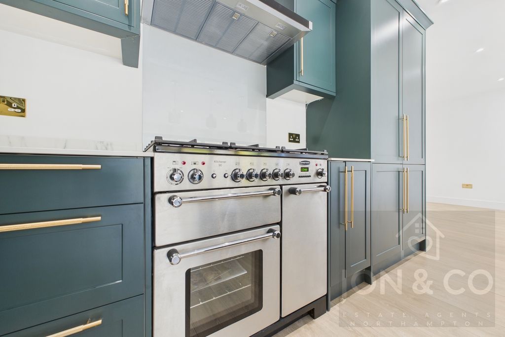 Property photo 3 of 31