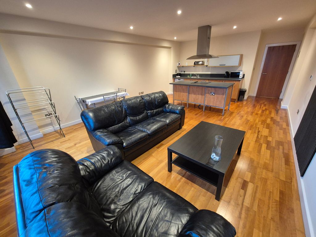 Property photo 2 of 11 20251118_155813