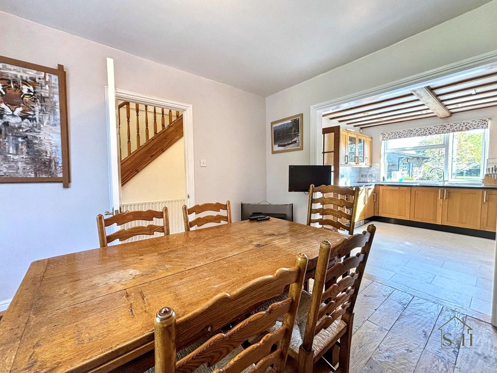 Property photo 3 of 23