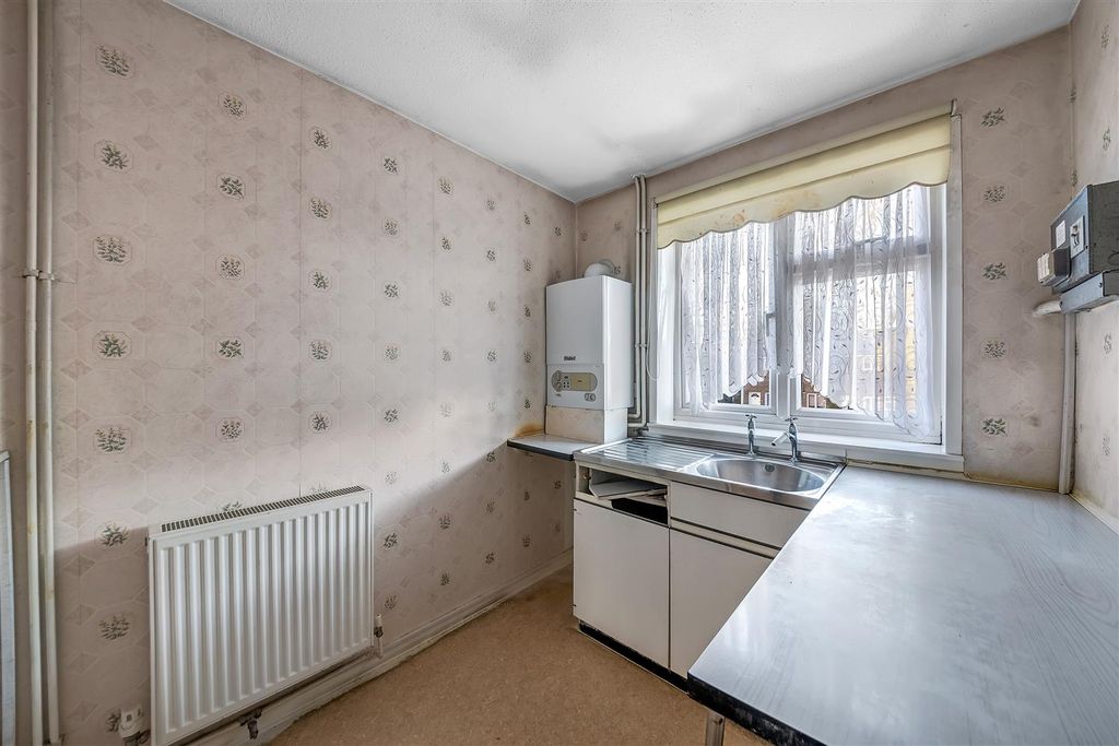 Property photo 3 of 9 3