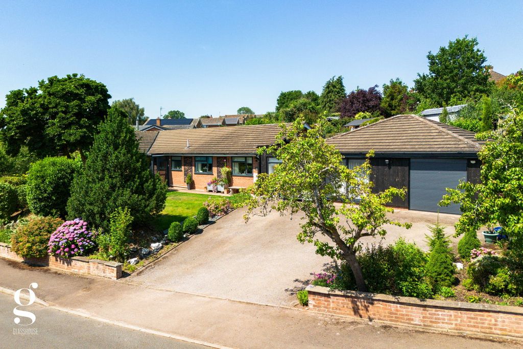 Property photo 1 of 53