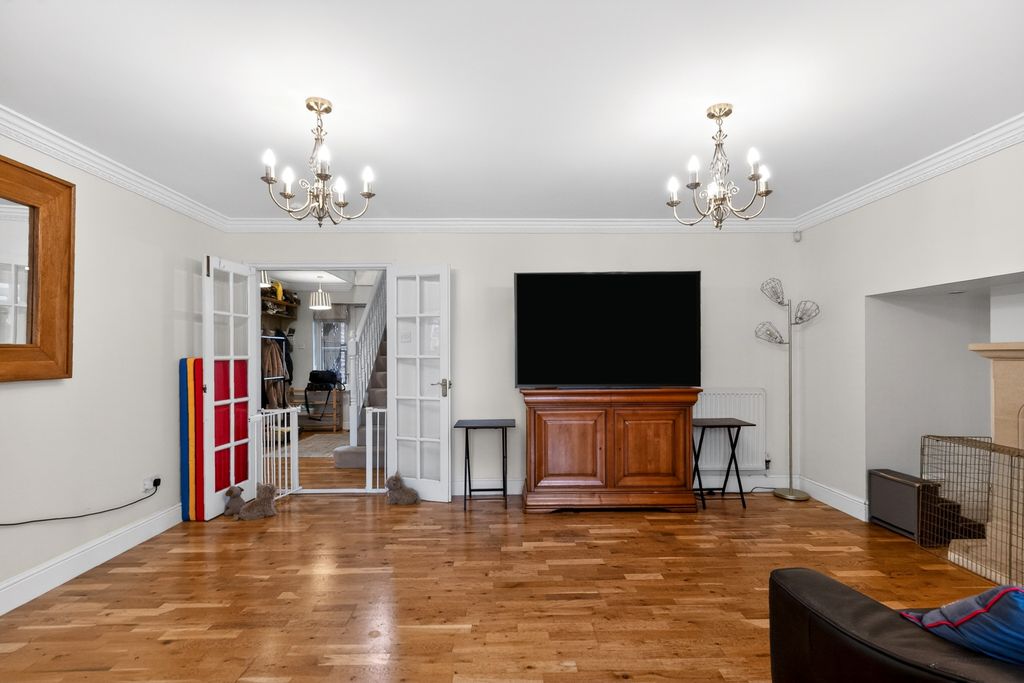 Property photo 3 of 40