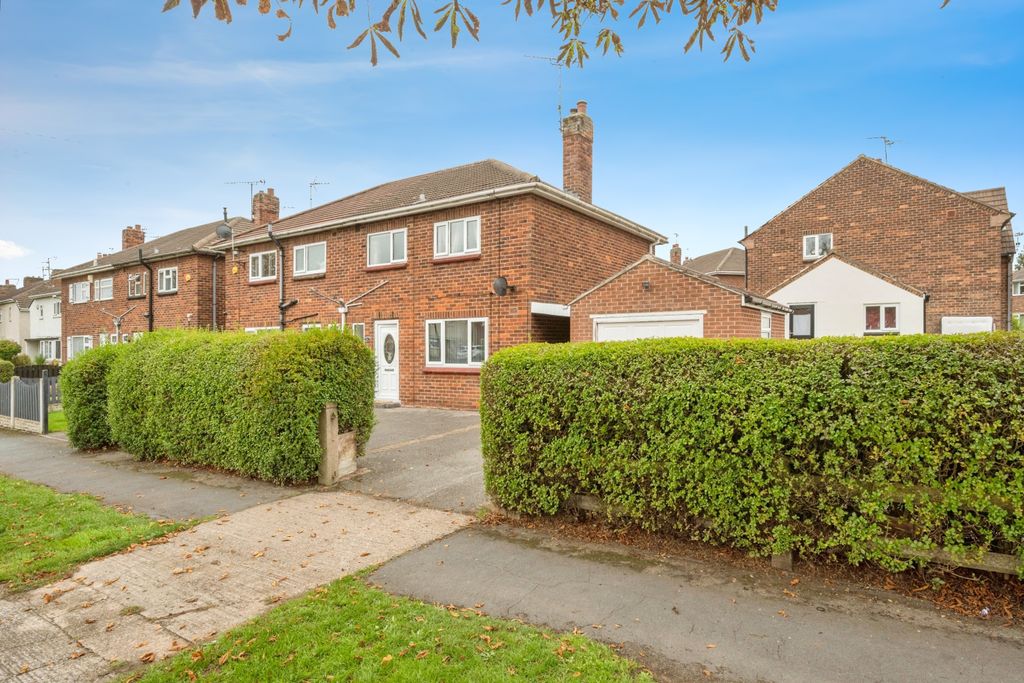 Property photo 3 of 18 Off Road Parking