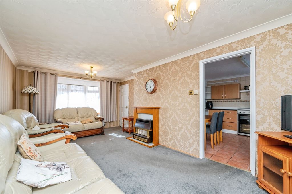 Property photo 3 of 14