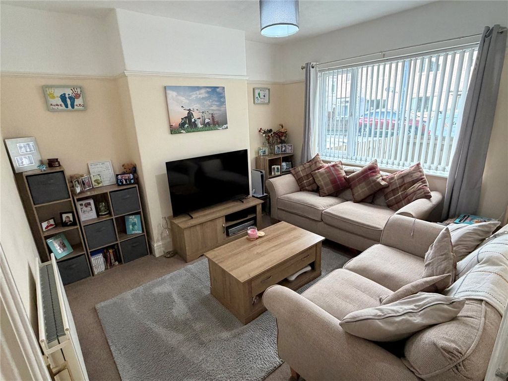 Property photo 2 of 19 Picture No. 21