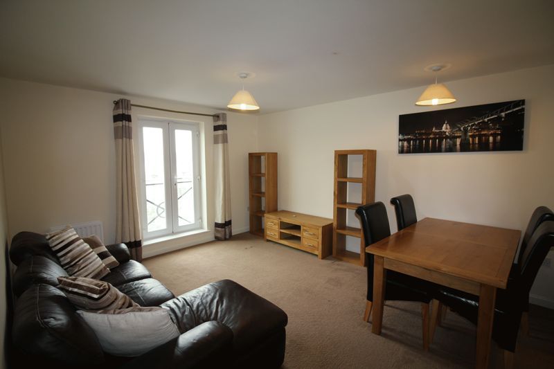 Property photo 3 of 9 Lounge/Diner